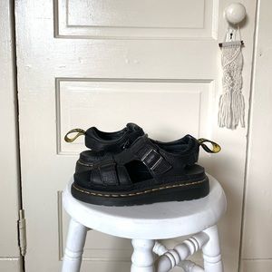 Dr. Martens Hayden sandals, black leather size 6